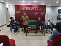 Pembicara 1 : KH. Fathurahman Yahya sebagai analis geopolitik Timur Tengah/DIK-29.