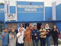 Jajaran pimpinan dari PT FKT bersama ExxonMobil Indonesia melakukan kunjungan silaturahmi ke PWI Provinsi Banten