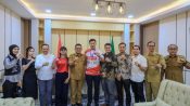 Gubernur Banten Andra Soni menerima audiensi atlet Kurash asal Kota Tangerang, Muhammad Salim yang akan berlaga di ajang Asian Games
