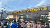 PMII menilai kinerja kepemimpinan Polda Banten saat ini memerlukan evaluasi menyeluruh, bahkan menuntut adanya pergantian pucuk pimpinan. Kamis (30/04/2026).