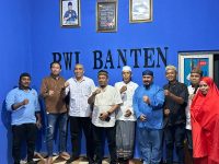 Kasi Penkum Kejati Banten, Jonathan Suranta Martua, S.H., M.H., melakukan kunjungan silaturahmi ke Sekretariat PWI Provinsi Banten